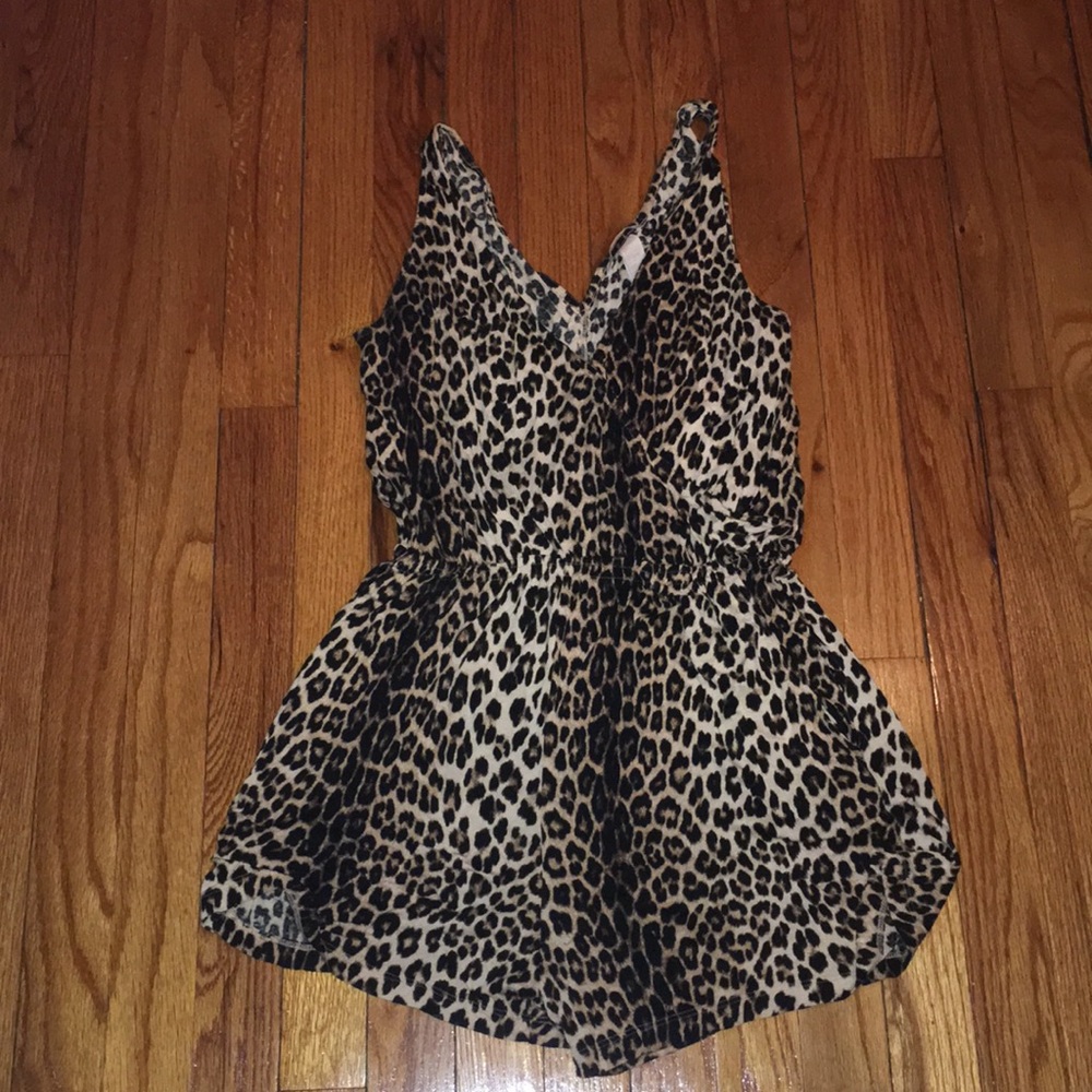 H&M cheetah print romper - Picture 1 of 1